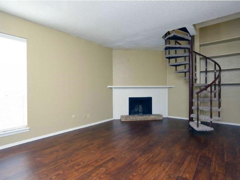 Willow Lake Apartment complex in Longview, Texas