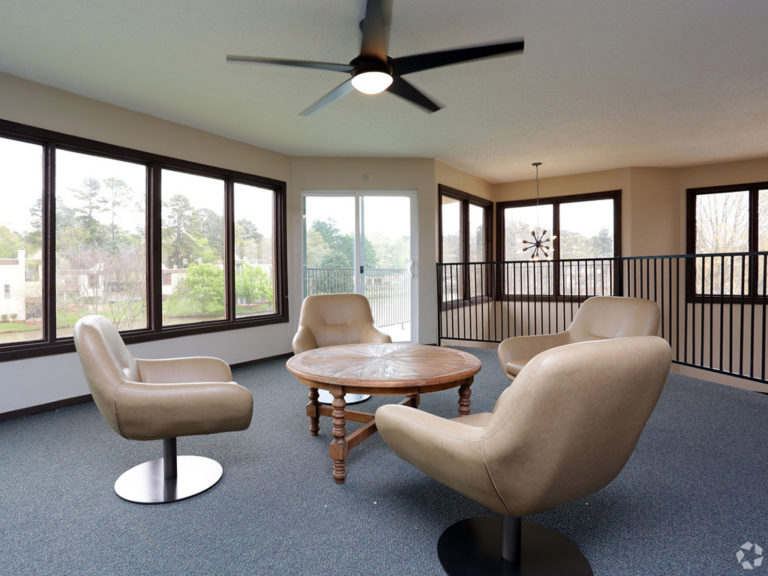 Willow Lake Apartment complex in Longview, Texas